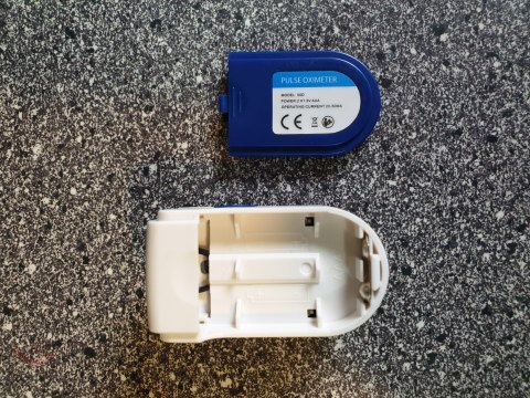Medyczny Pulsoksymetr Pulsometr palec 30-240 BPM