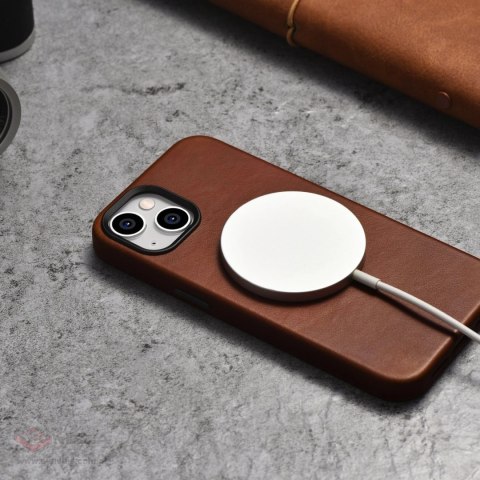 ICarer Oil Wax Premium Leather Case skórzane etui iPhone 14 Plus magnetyczne z MagSafe brązowy (WMI14220703-RB)