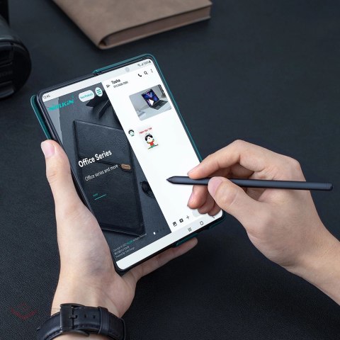 Skórzane etui z klapką i osłoną aparatu do Samsung Galaxy Z Fold 5 Nillkin Qin Leather Pro - czarne