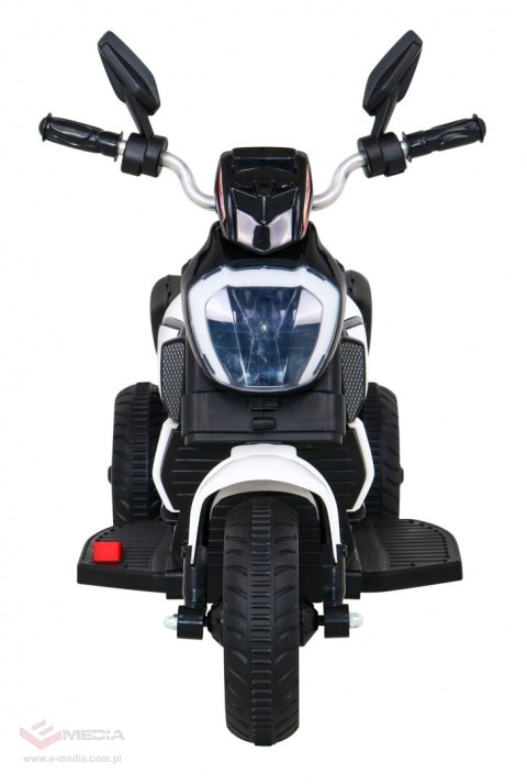 Motorek Fast Tourist na akumulator dla dzieci Biały + Audio + Światła + Ekoskóra