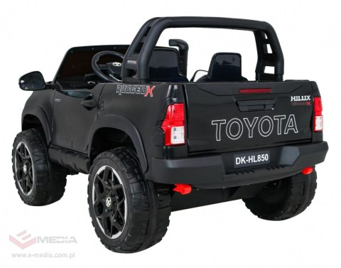 Pojazd Pickup Toyota Hilux Czarna