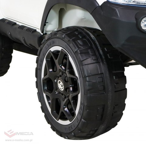 Pojazd Toyota Hilux Biała