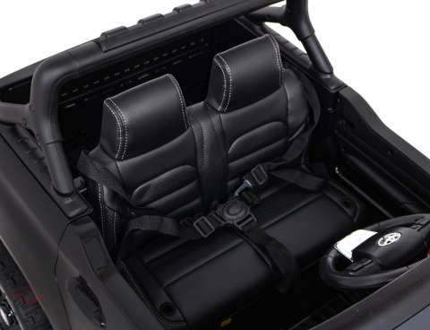 Toyota Hilux na akumulator dla dzieci Czarny Pickup + Napęd 4x4 + Pilot