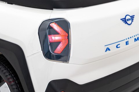 Pojazd Mini Concept Aceman Biały crossover