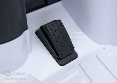 Pojazd RUF CTR3 Biały