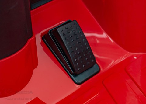 Pojazd RUF CTR3 Czerwony