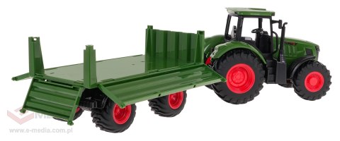 Zielony Traktor z Przyczepą