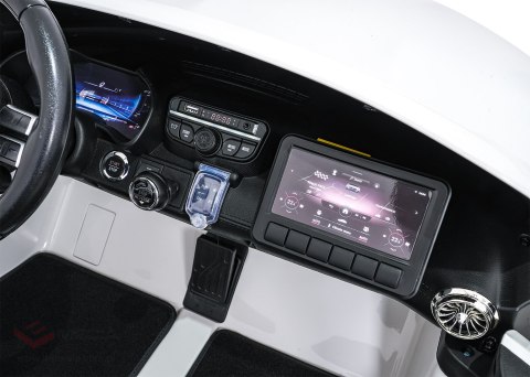 Pojazd Mercedes Benz GT63 AMG Biały