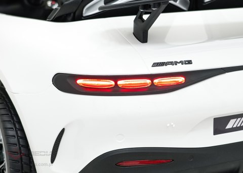 Pojazd Mercedes Benz GT63 AMG Biały