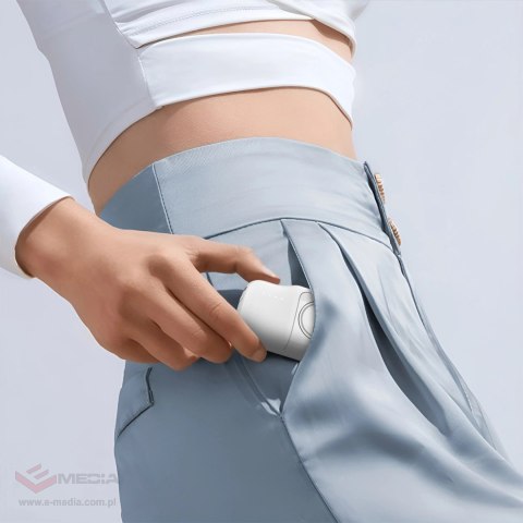 Mini powerbank Wozinsky WF16-YLS 5000mAh 15W Lightning z wbudowanym kablem USB-C i ładowarką do Apple Watch - biały