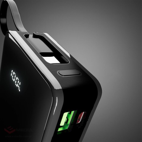 Powerbank SBS 20000 mAh 20 W z wbudowanym kablem USB-C i wyświetlaczem cyfrowym - czarny