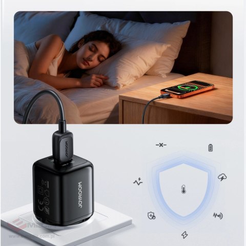 Ładowarka sieciowa Joyroom JR-TG7 33W USB-A + USB-C z kablem 30W USB-C - Lightning 1m - czarna