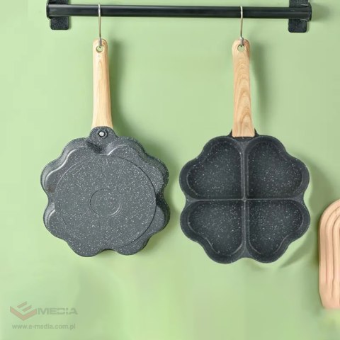 Patelnia do Smażenia Jajek Racuchów Pancakes Placków Indukcja Serduszka