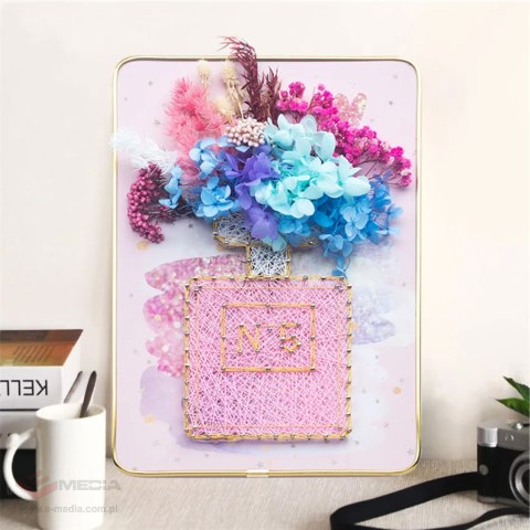 ZESTAW KREATYWNY DO STRING ART PRZEPLATANKA HAFT OBRAZ LED W RAMCE 21x30 CM
