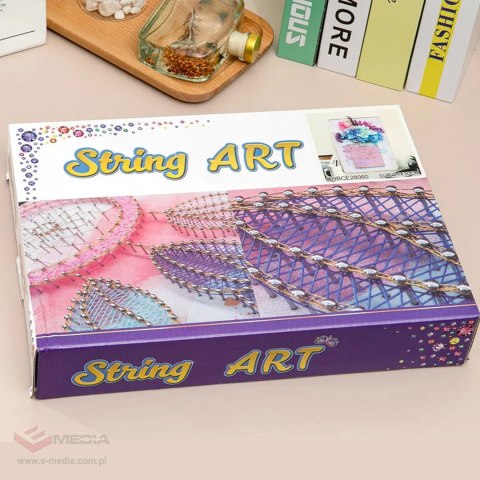 ZESTAW KREATYWNY DO STRING ART PRZEPLATANKA HAFT OBRAZ LED W RAMCE 21x30 CM
