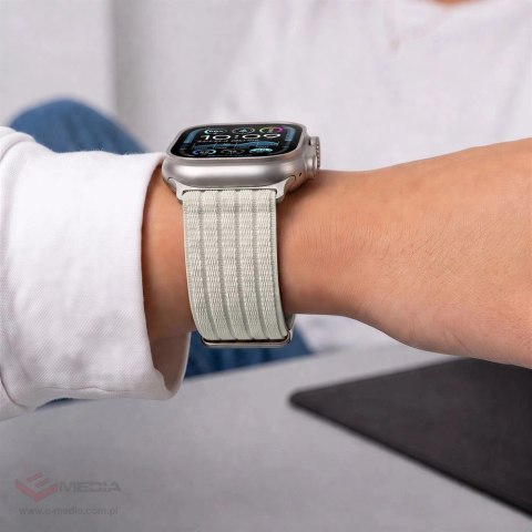 Pasek Tech-Protect Nylon Sport na Apple Watch 44 / 45 / 46 / 49 mm - beżowy