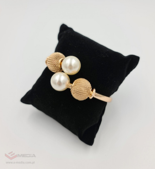 Pearl bracelet