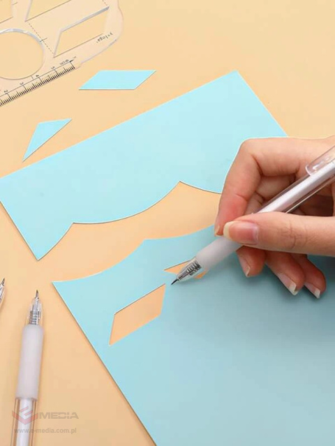 Utility knife for cutting paper in a pen