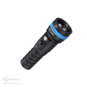 Handheld LED diving flashlight Xtar D26 1600S set with battery and charger.