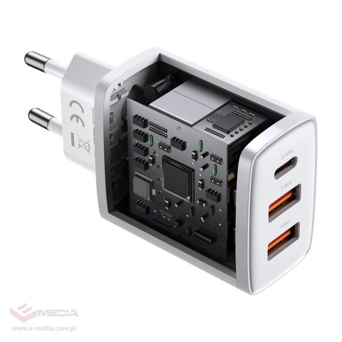 Baseus Compact szybka ładowarka sieciowa 2x USB / USB Typ C 30W 3A Power Delivery Quick Charge biały (CCXJ-E02)